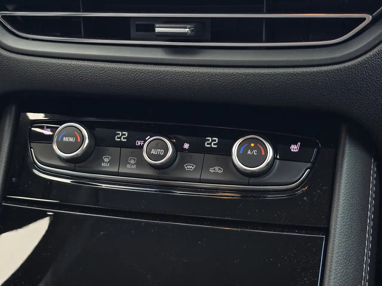 Opel Grandland Hybrid Ultimate SHZ AHK NAVI LED-Matrix 360° KAM — Vehicle gallery 29