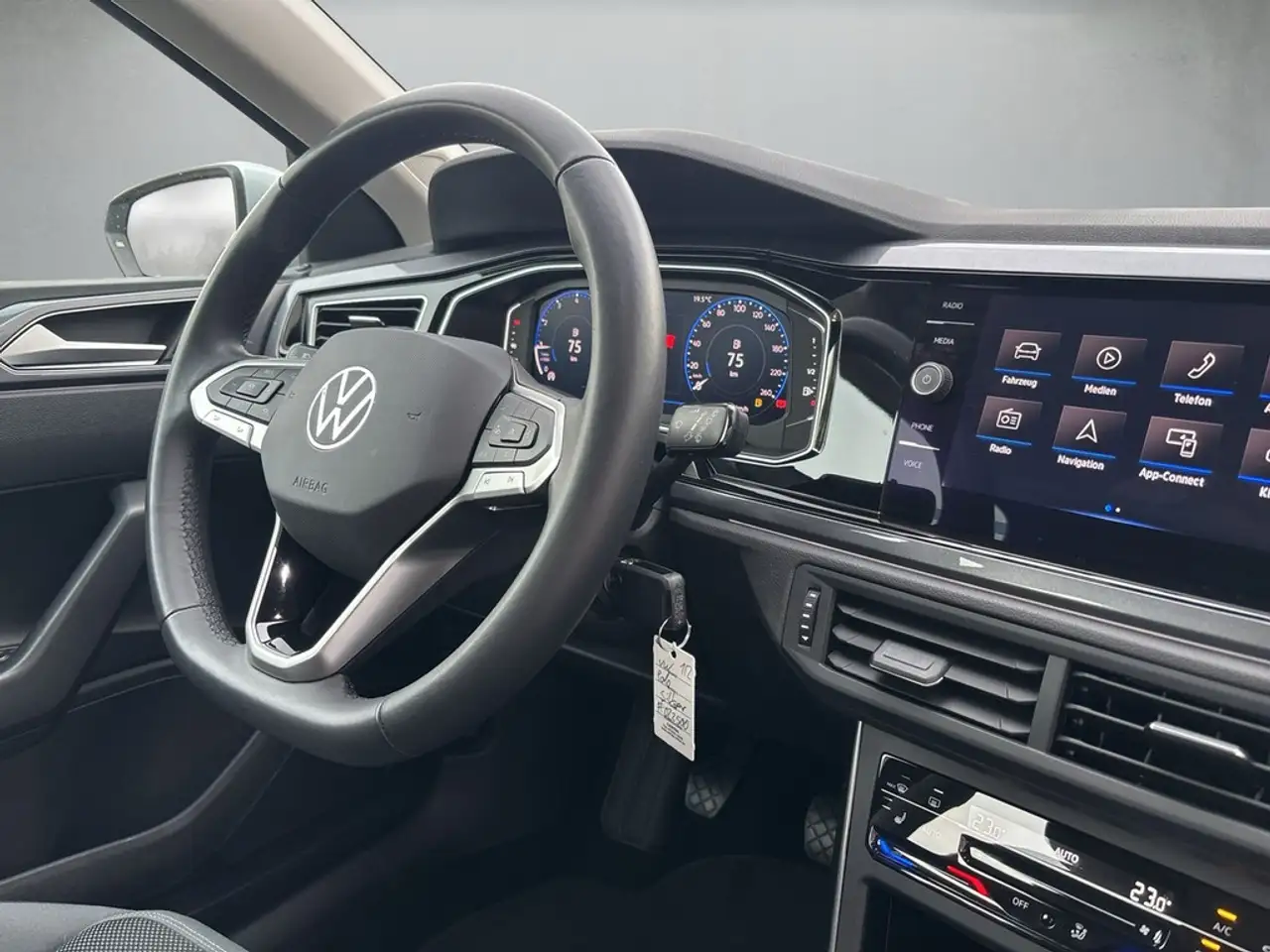 Volkswagen Polo VI 1.0 TSI Style *NAVI*APP-CONNECT* — معرض صور السيارة 7