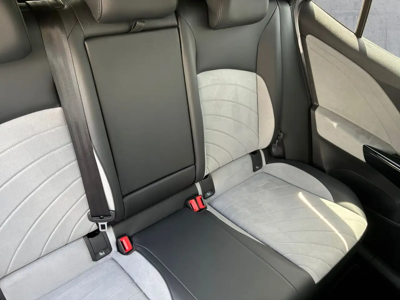 Volkswagen ID.3 150kW Pro MOVE FACELIFT LED+NAVI+ACC+RFK — معرض صور السيارة 16