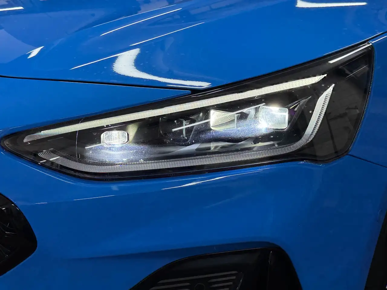 Ford Focus ST X+LED Matrix+BLIS+HuD+PDC+RFK+NAV+B&O+AHK — Vehicle gallery 22