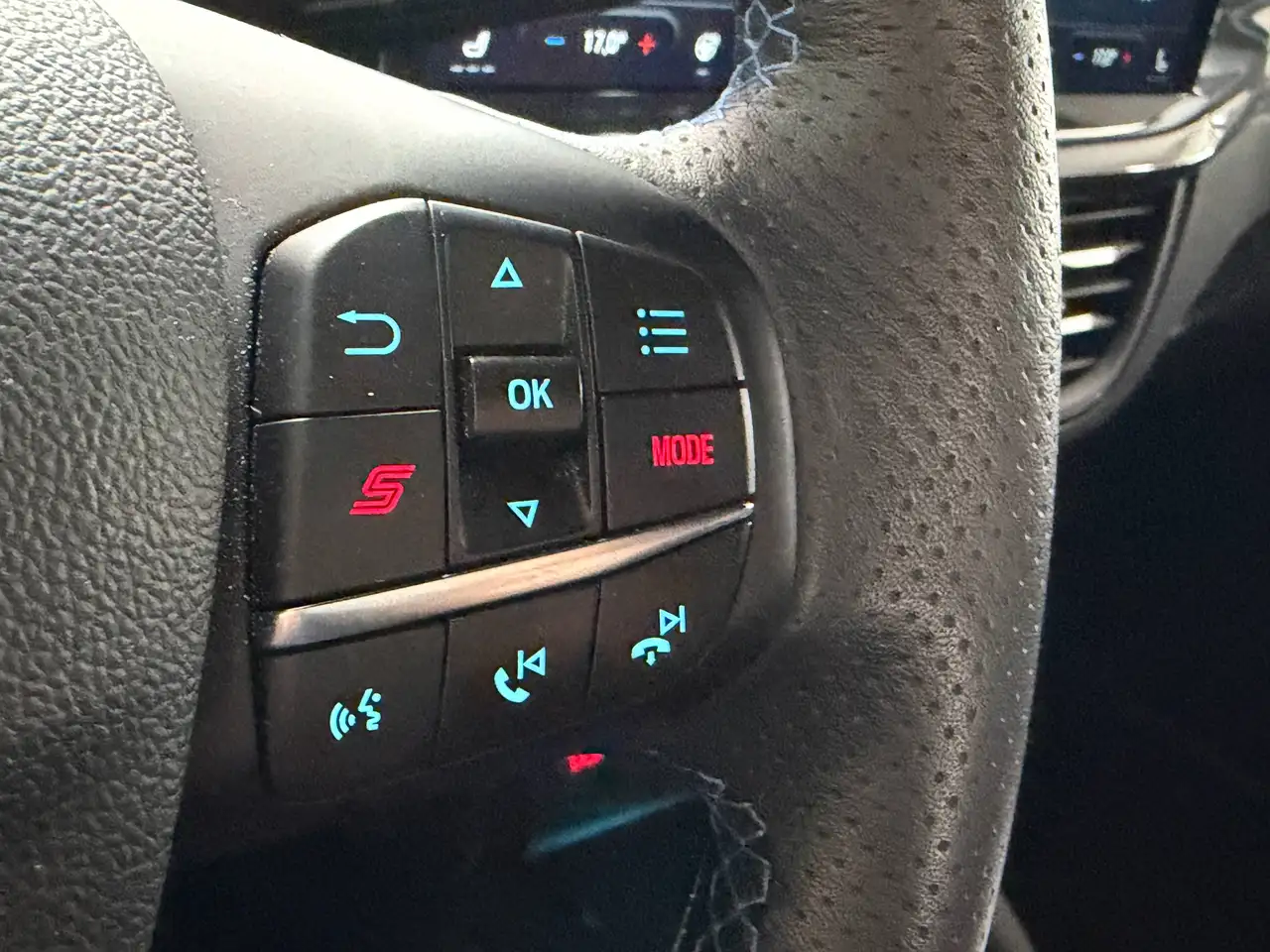 Ford Focus ST X+LED Matrix+BLIS+HuD+PDC+RFK+NAV+B&O+AHK — Vehicle gallery 20
