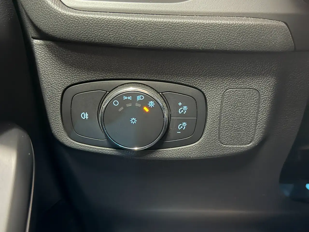 Ford Focus ST X+LED Matrix+BLIS+HuD+PDC+RFK+NAV+B&O+AHK — Vehicle gallery 19