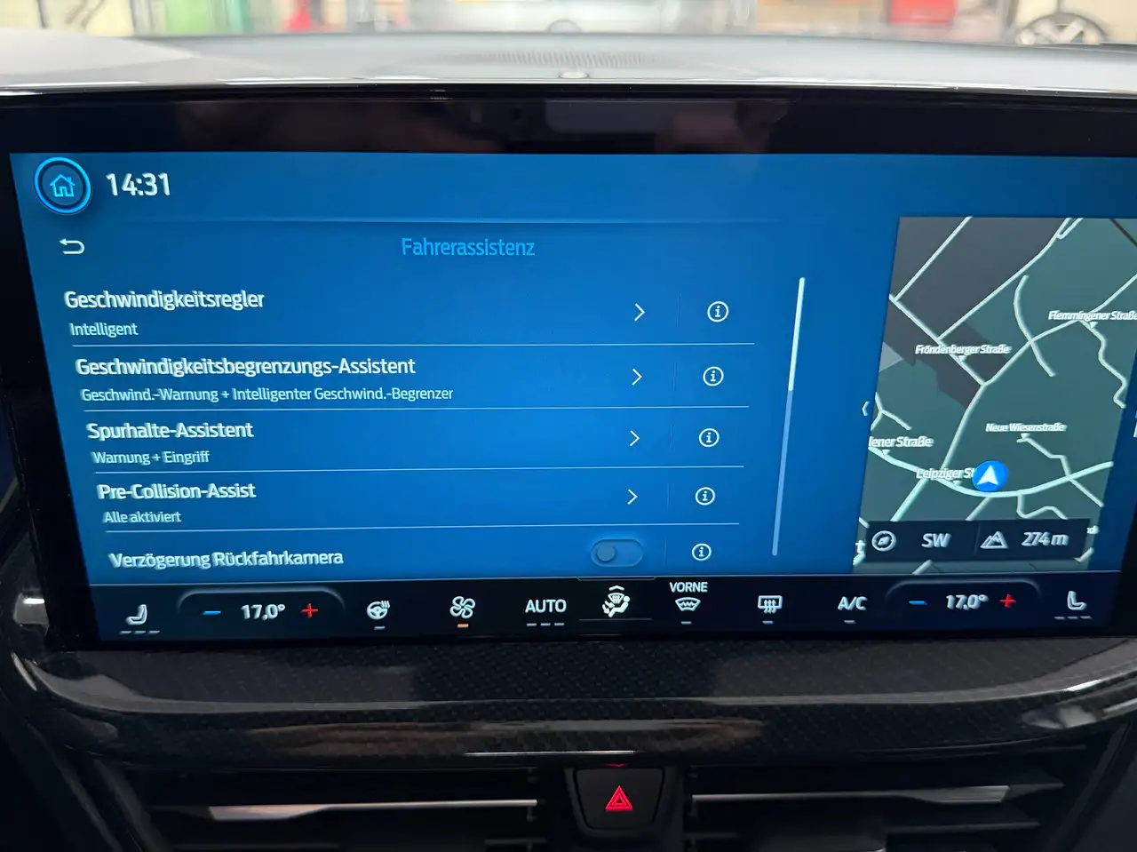 Ford Focus ST X+LED Matrix+BLIS+HuD+PDC+RFK+NAV+B&O+AHK — Vehicle gallery 15