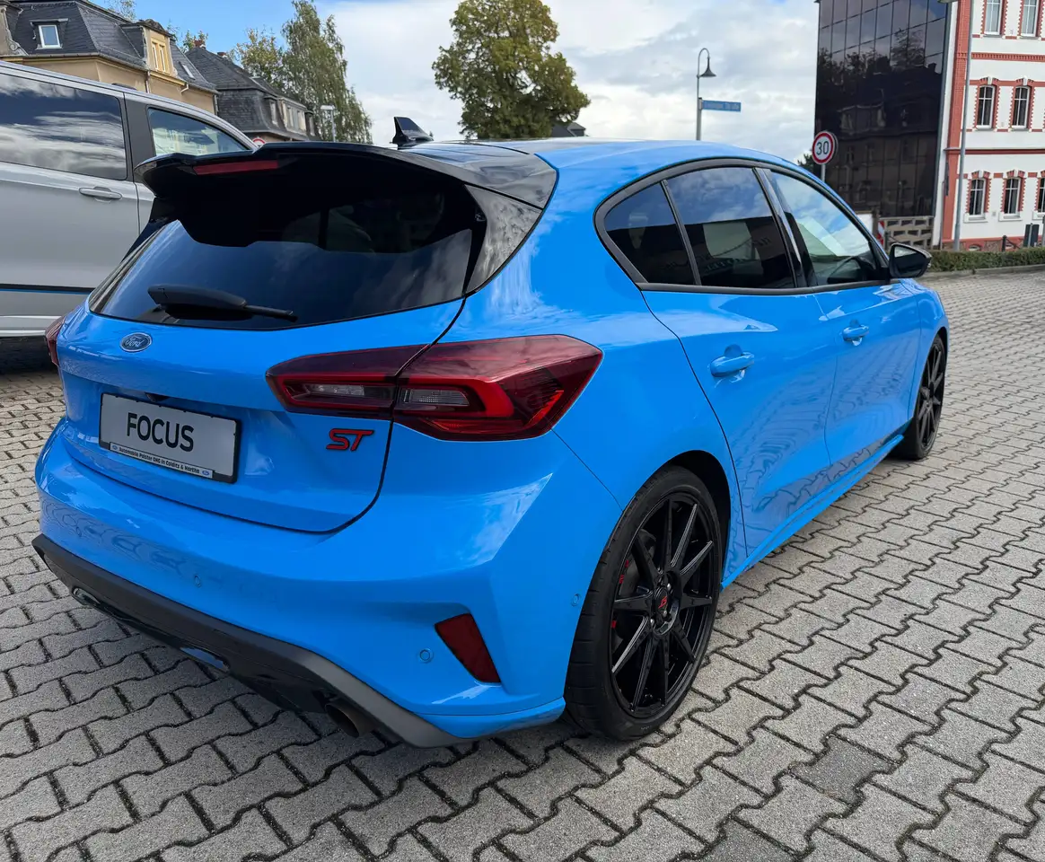 Ford Focus ST X+LED Matrix+BLIS+HuD+PDC+RFK+NAV+B&O+AHK — Vehicle gallery 5