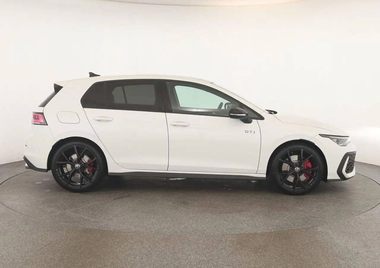 Volkswagen Golf GTI DSG Black IQ.LIGHT Pano HUD HarmanK 19" — معرض صور السيارة 4