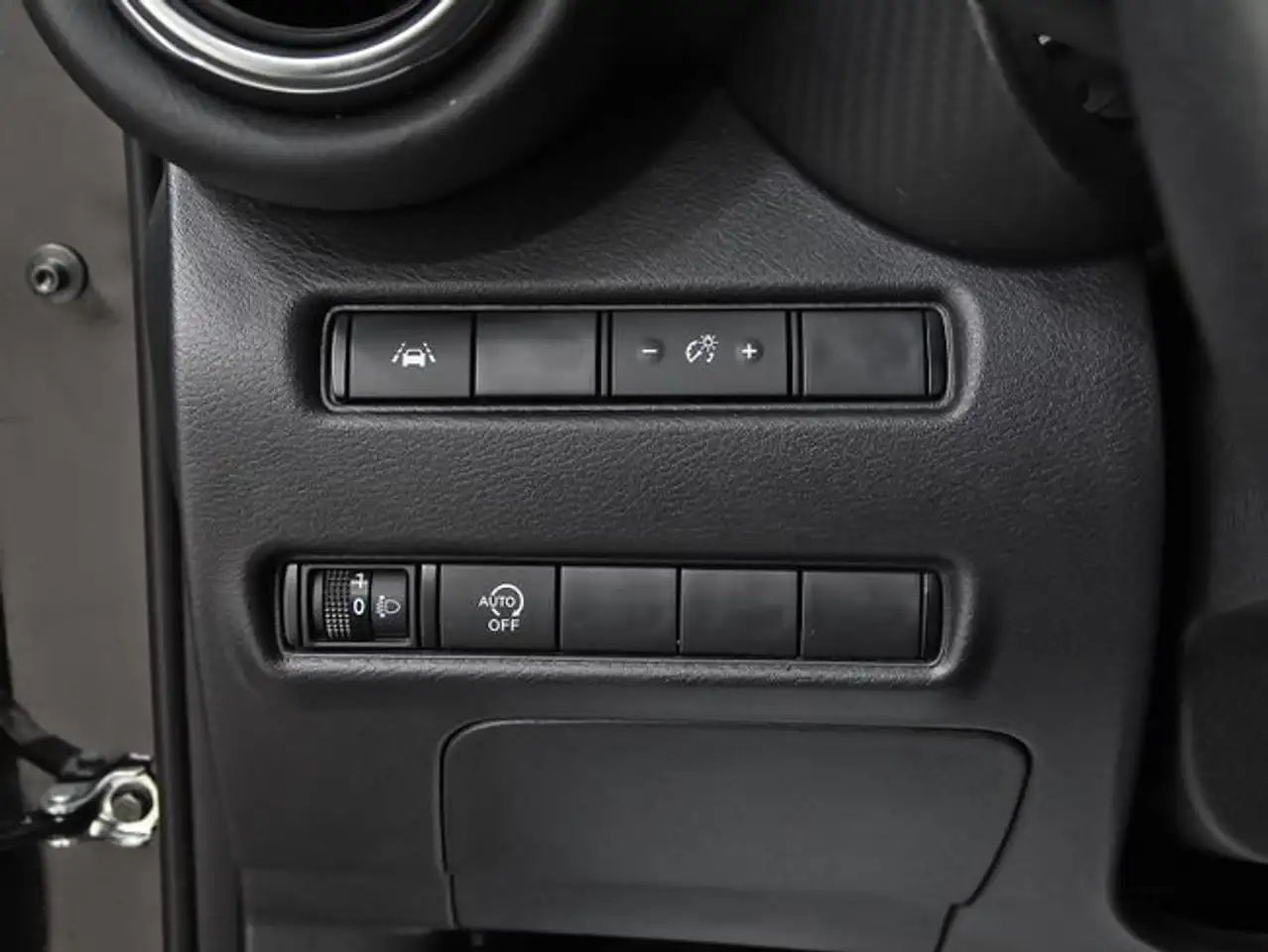 Nissan Juke DIG-T 84 kW (114 CV) 6M/T N-Connecta — معرض صور السيارة 13