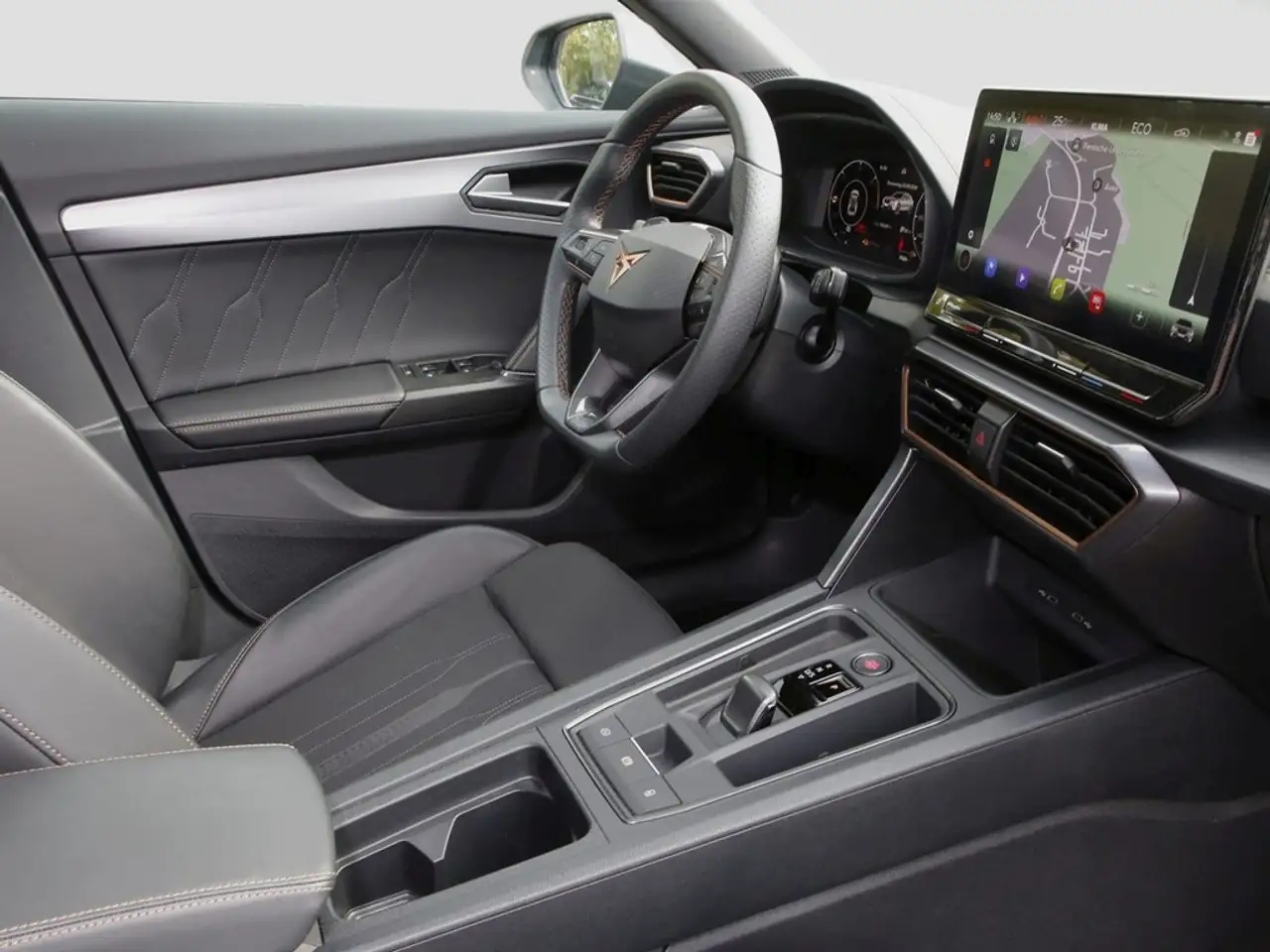 CUPRA Formentor VZ e-Hybrid 19" ACC NAVI SHZ LED DCC — Galerie du véhicule 9
