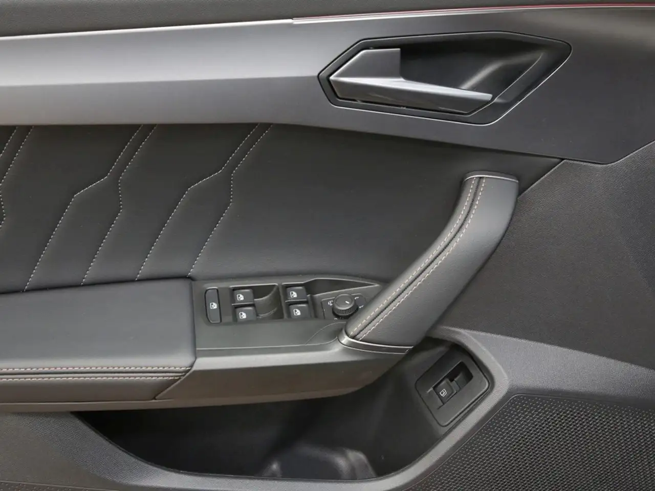 CUPRA Formentor VZ e-Hybrid 19" ACC NAVI SHZ LED DCC — Galerie du véhicule 16