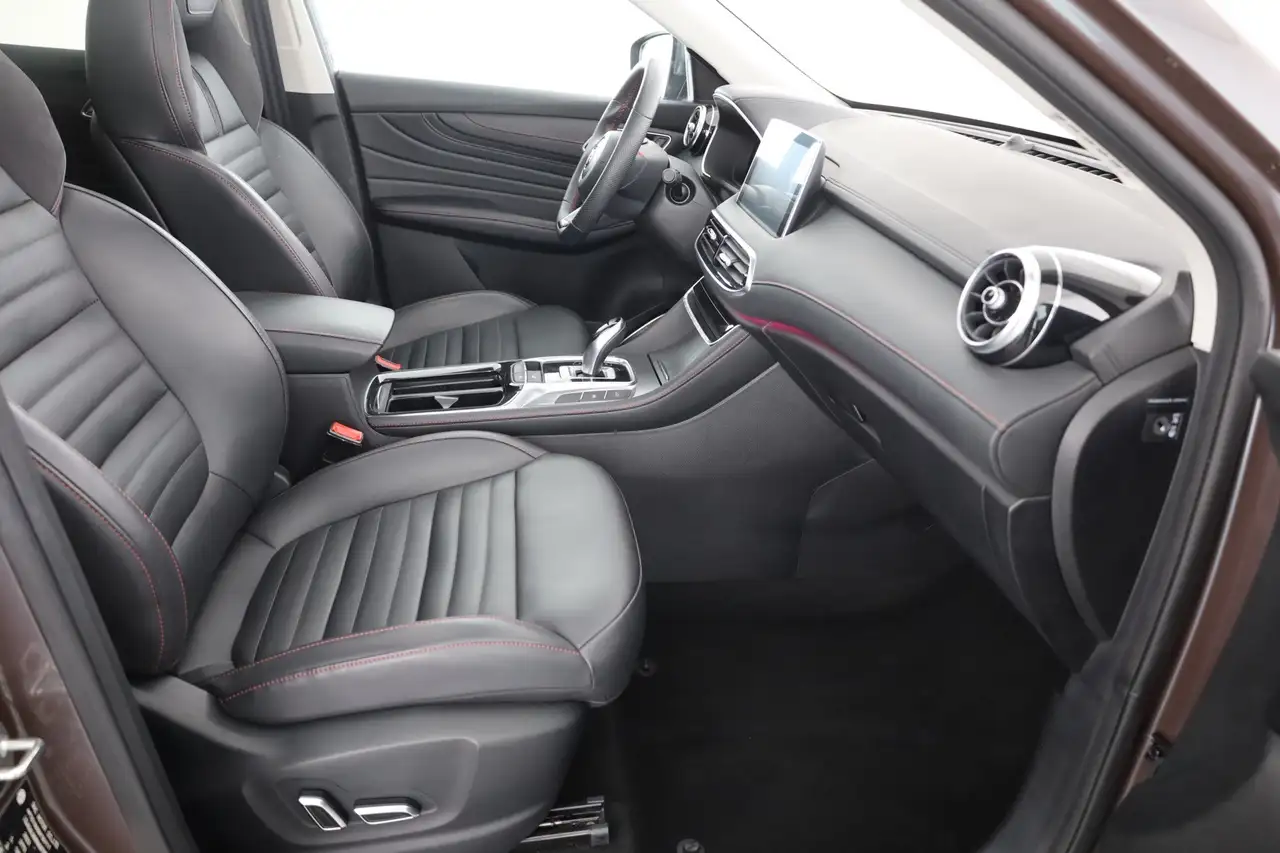 MG HS 1.5 Luxury LED Navi Panorama 360° ACC Leder — Galería del vehículo 24