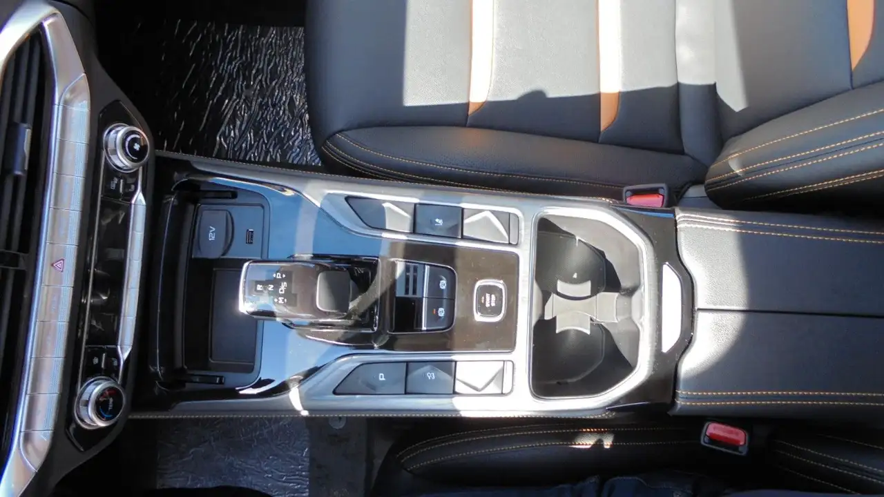 DFSK Sonstige FAW Bestune T77 Pro-Premium 7Gang DCT,Klima,Pano — معرض صور السيارة 11