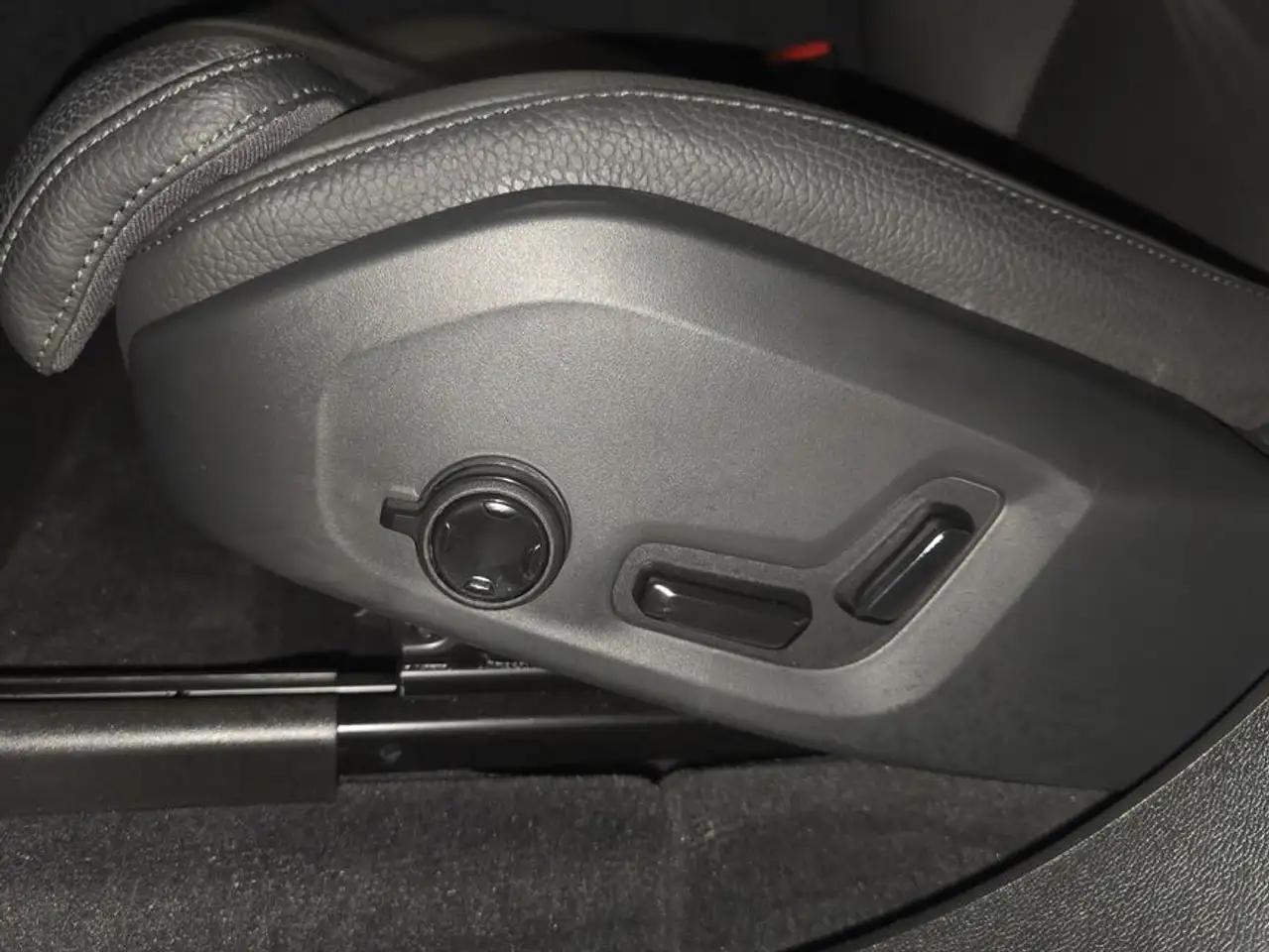 Volvo XC60 XC60 B5 B AWD Core — معرض صور السيارة 18