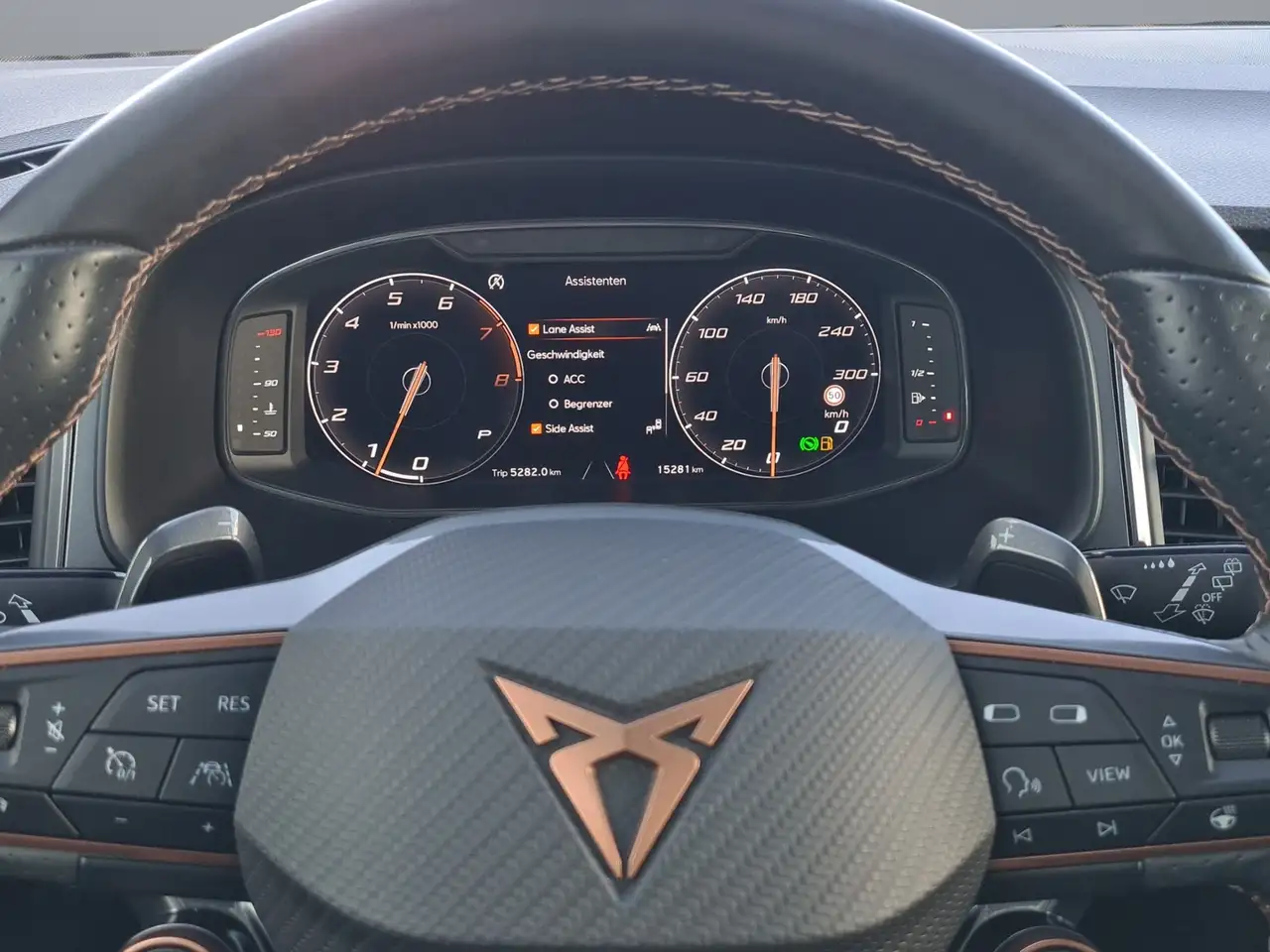 CUPRA Ateca 1.5 TSI DSG +NAVI+BEHEIZBFS+KAMERA+LED+PDC+SHZ — Galería del vehículo 10