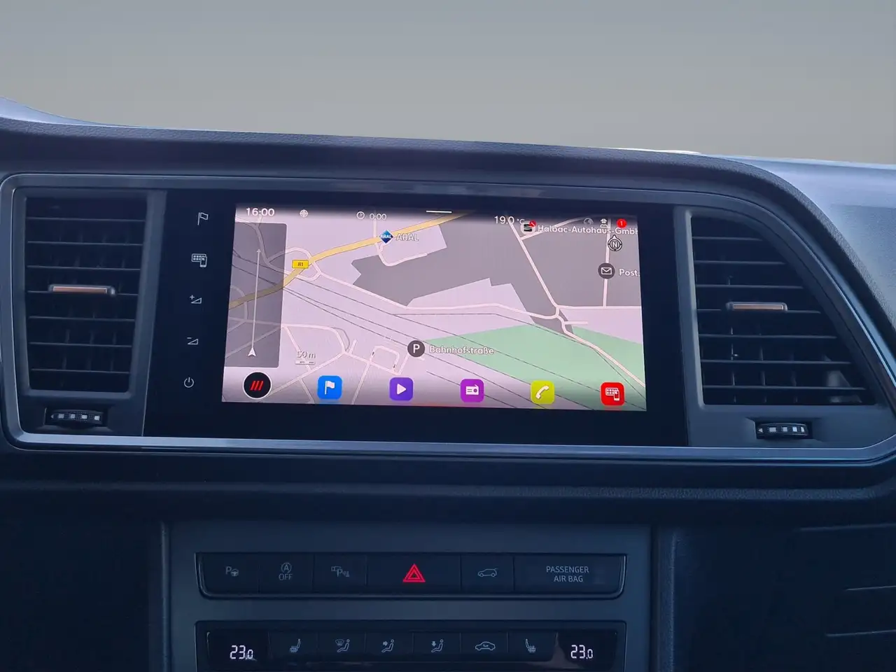 CUPRA Ateca 1.5 TSI DSG +NAVI+BEHEIZBFS+KAMERA+LED+PDC+SHZ — Galería del vehículo 20