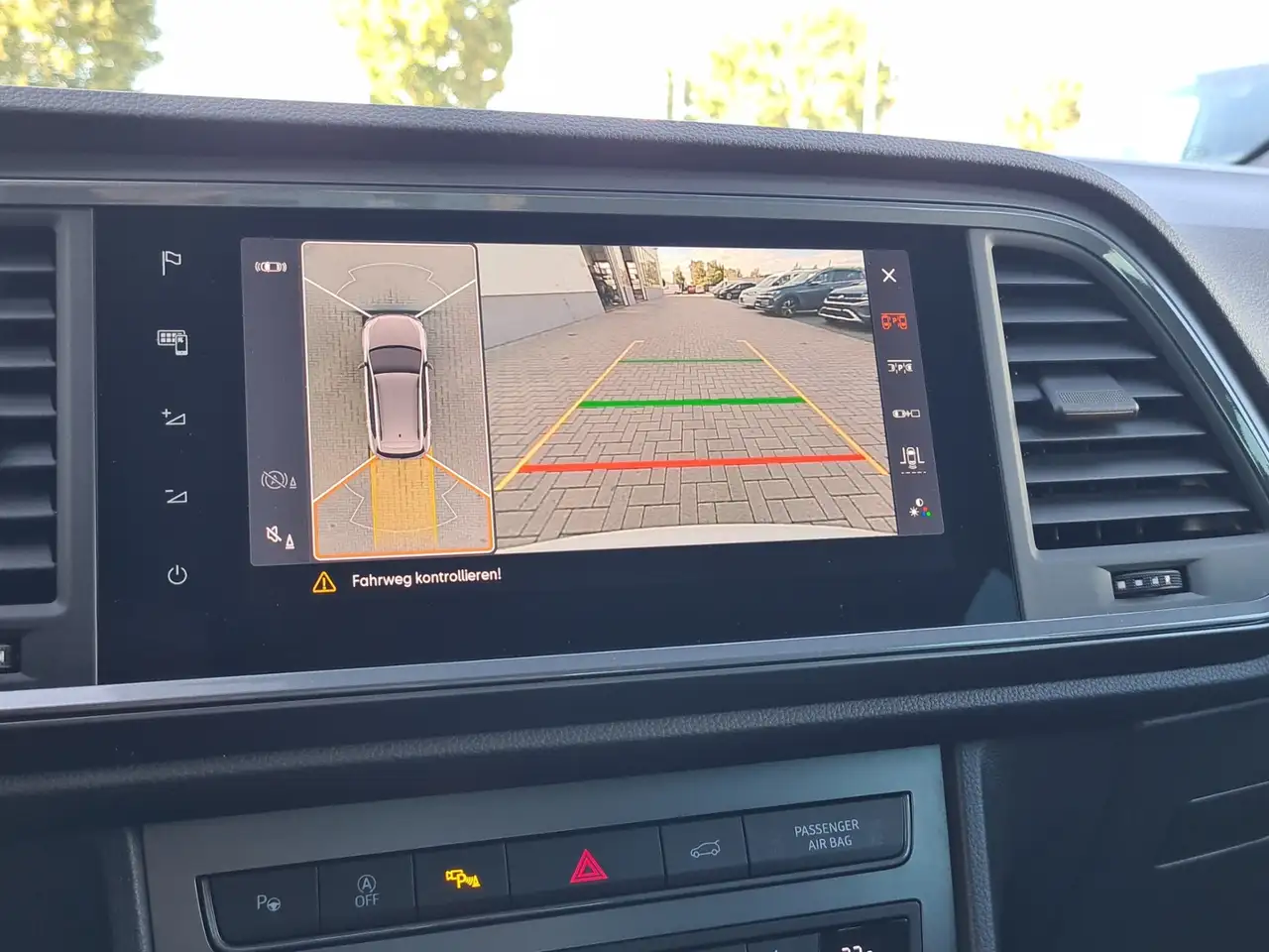 CUPRA Ateca 1.5 TSI DSG +NAVI+BEHEIZBFS+KAMERA+LED+PDC+SHZ — Galería del vehículo 25
