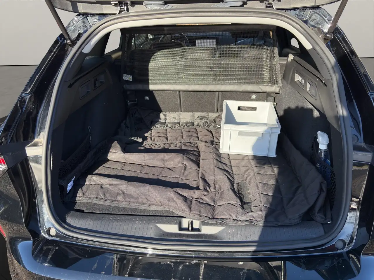 Opel Astra L Sports Tourer 1.6 PHEV Elegance ACC+LED — Galería del vehículo 18
