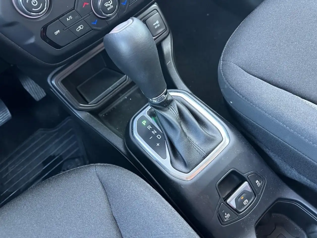 Jeep Renegade 1.5 MHEV 130 DDCT LIMITED FWD MIRROR LL17 RADA — معرض صور السيارة 20