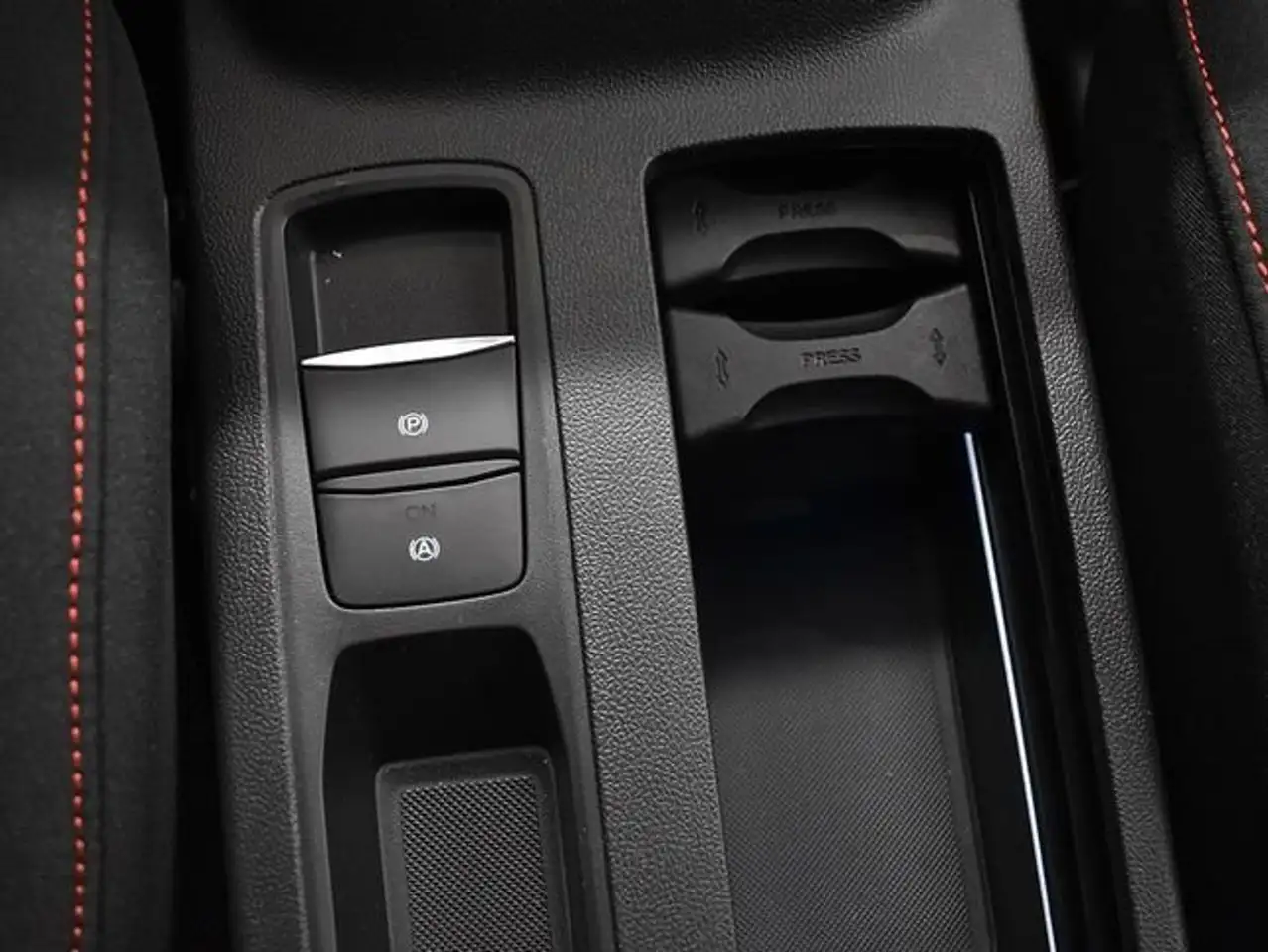 Ford Focus 1.0 Ecoboost 125CV MHEV ST Line — Galería del vehículo 13