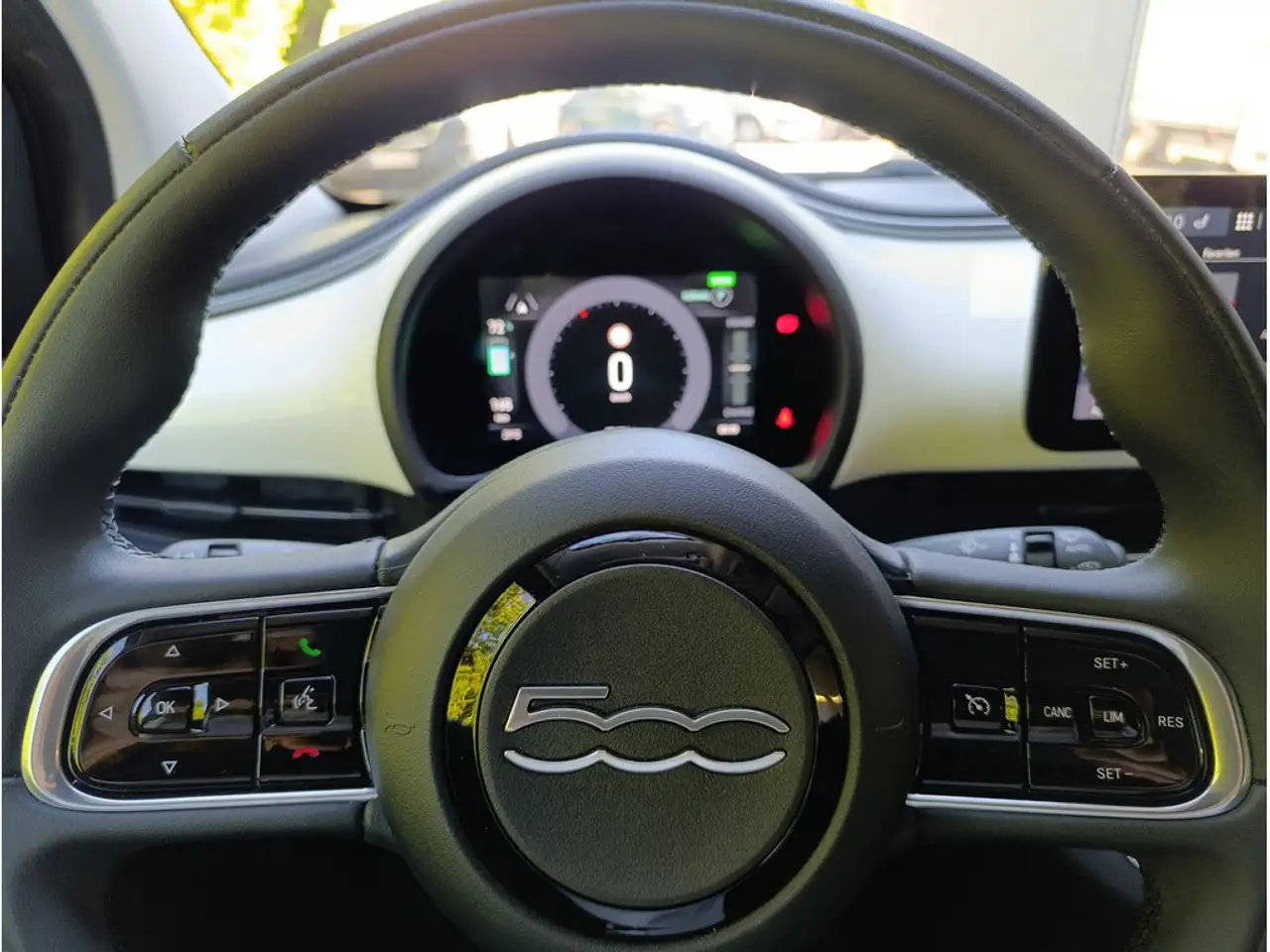 Fiat 500e Cabrio 42 kWh Kamera / DAB / Sitzheizung / Klima uvm. — Galerie du véhicule 10