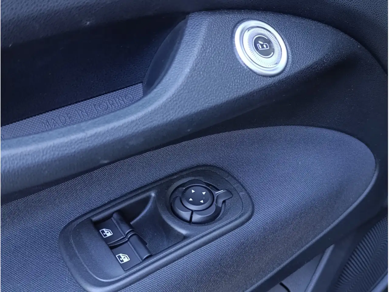 Fiat 500e Cabrio 42 kWh Kamera / DAB / Sitzheizung / Klima uvm. — Galerie du véhicule 16