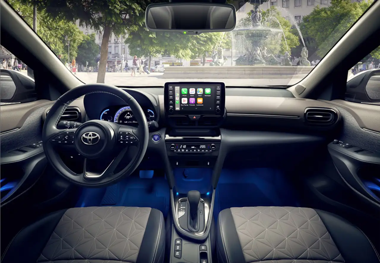 Toyota Yaris Cross 120H Active Plus — معرض صور السيارة 13