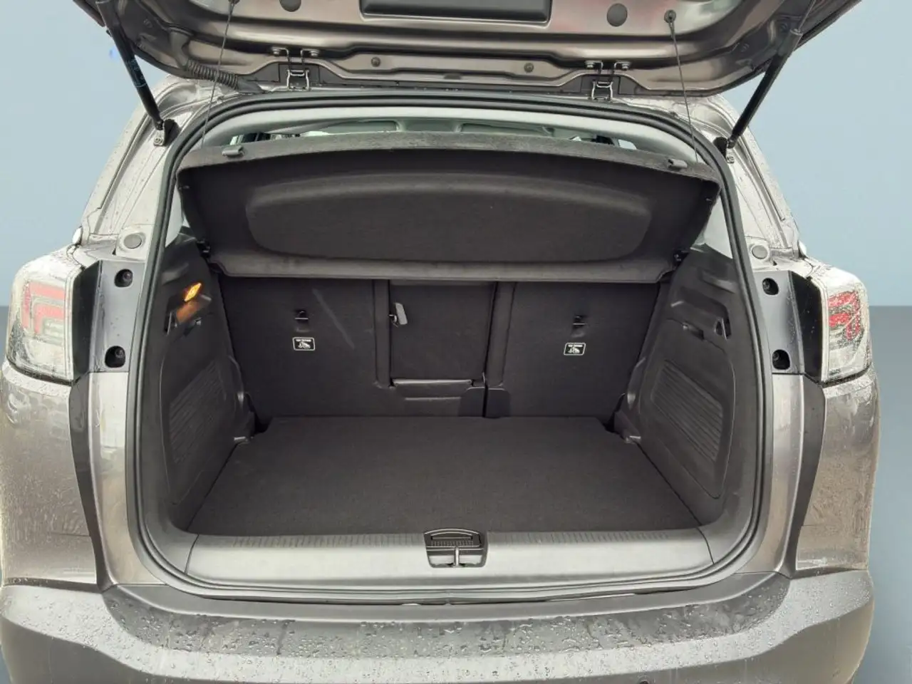 Opel Crossland 1.2 Elegance — Vehicle gallery 10
