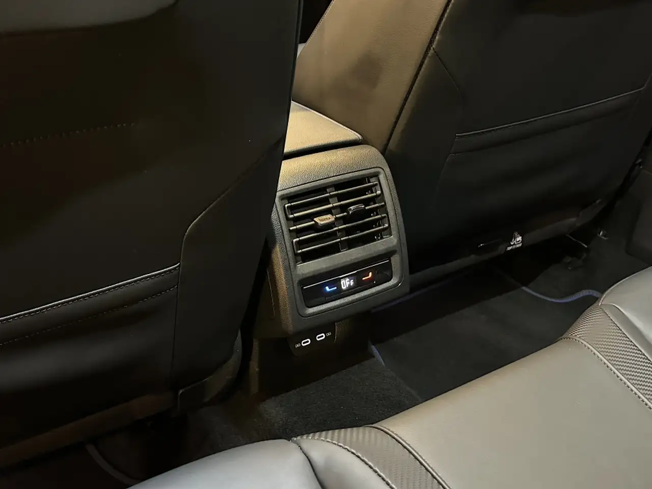 Volkswagen Golf 2.0 TSI R DSG 235kW — معرض صور السيارة 31