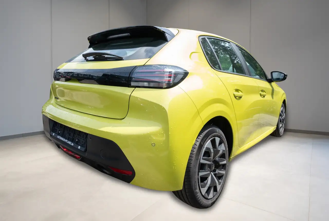 Peugeot 208 Active 1.2 PureTech 75 *MIRRORSCREEN*DAB*TEMPOMAT*SHZ* — Galería del vehículo 3