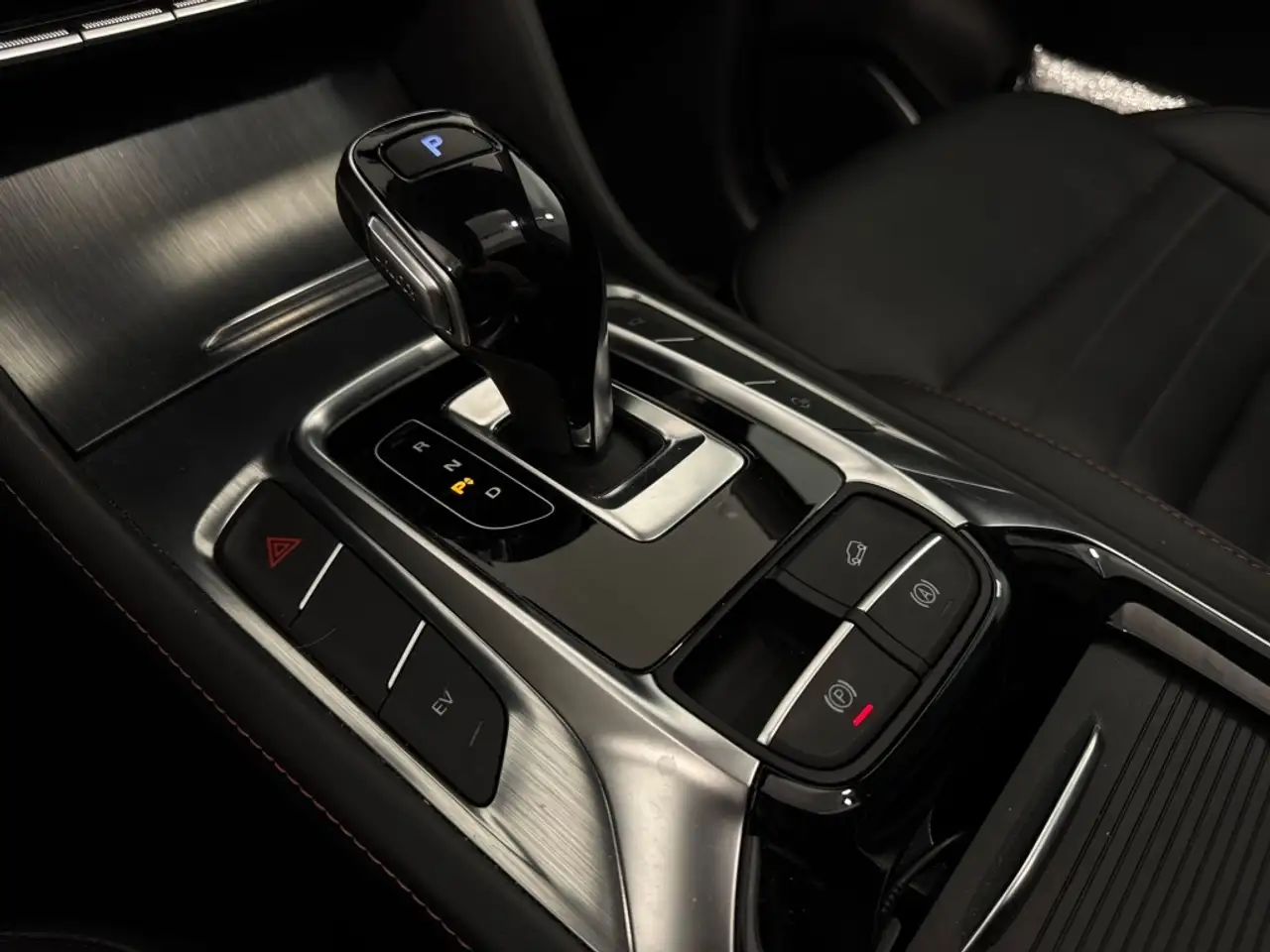 MG HS eHS 1.5 T-GDI Luxury — Galerie du véhicule 20