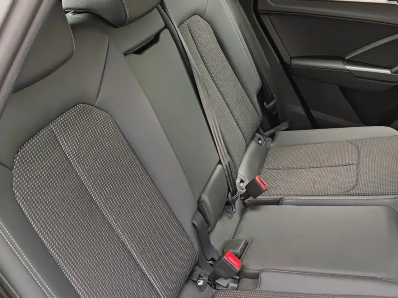 Audi Q3 TODOTERRENO 2.0 35 TDI 110KW S TRONIC GENUINE ED. — معرض صور السيارة 8