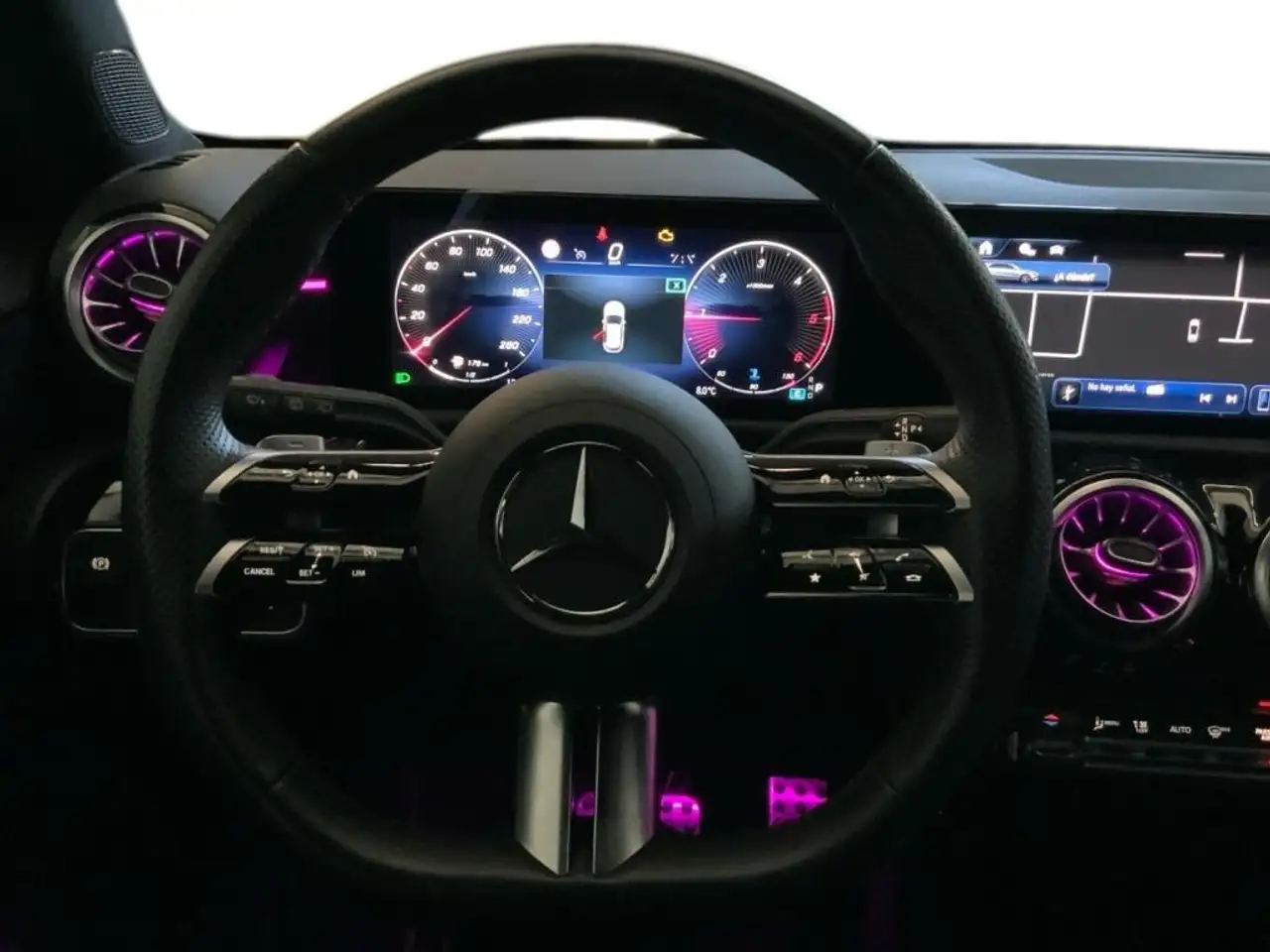 Mercedes-Benz A 200 d — معرض صور السيارة 6