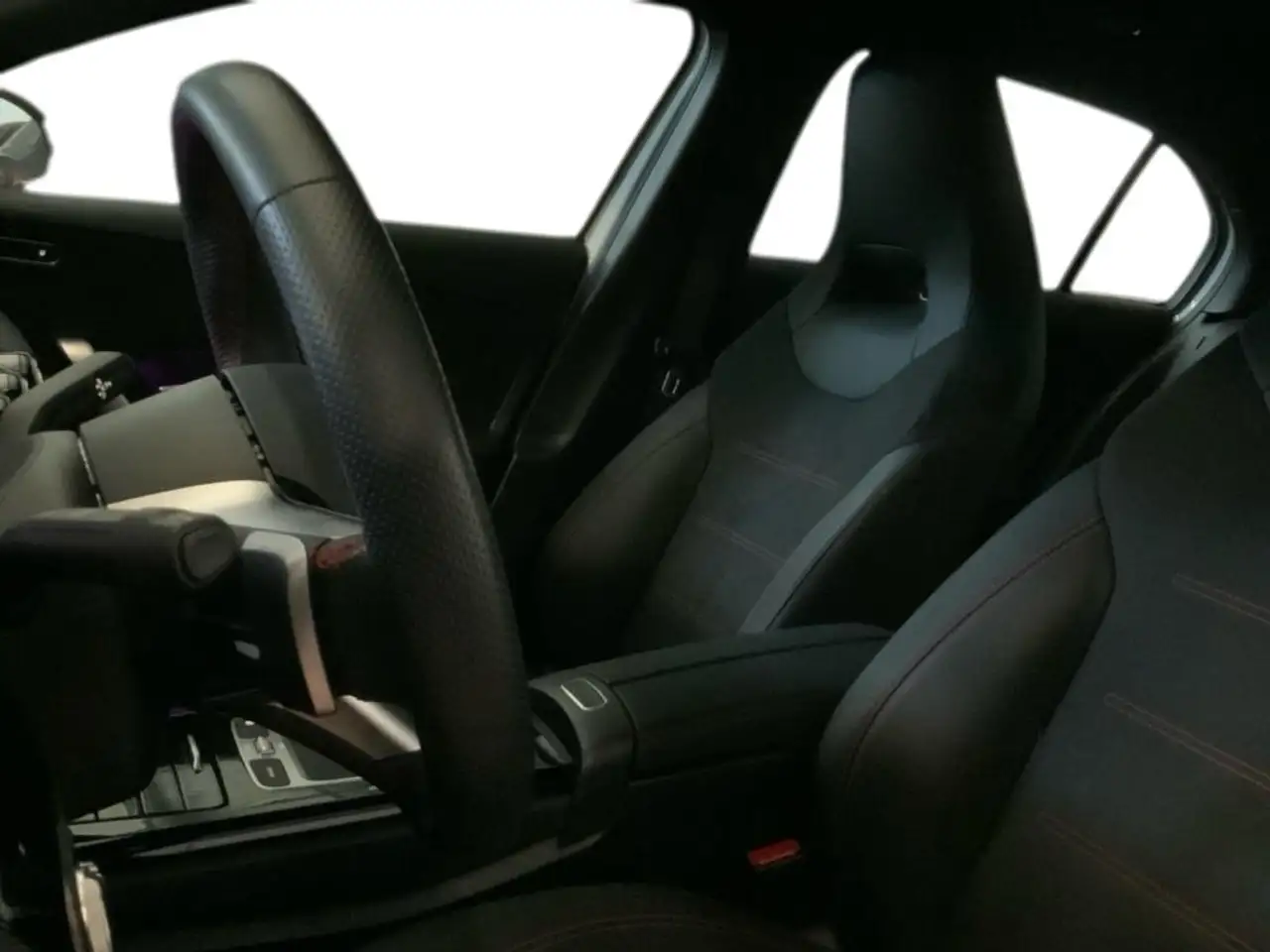 Mercedes-Benz A 200 d — معرض صور السيارة 2