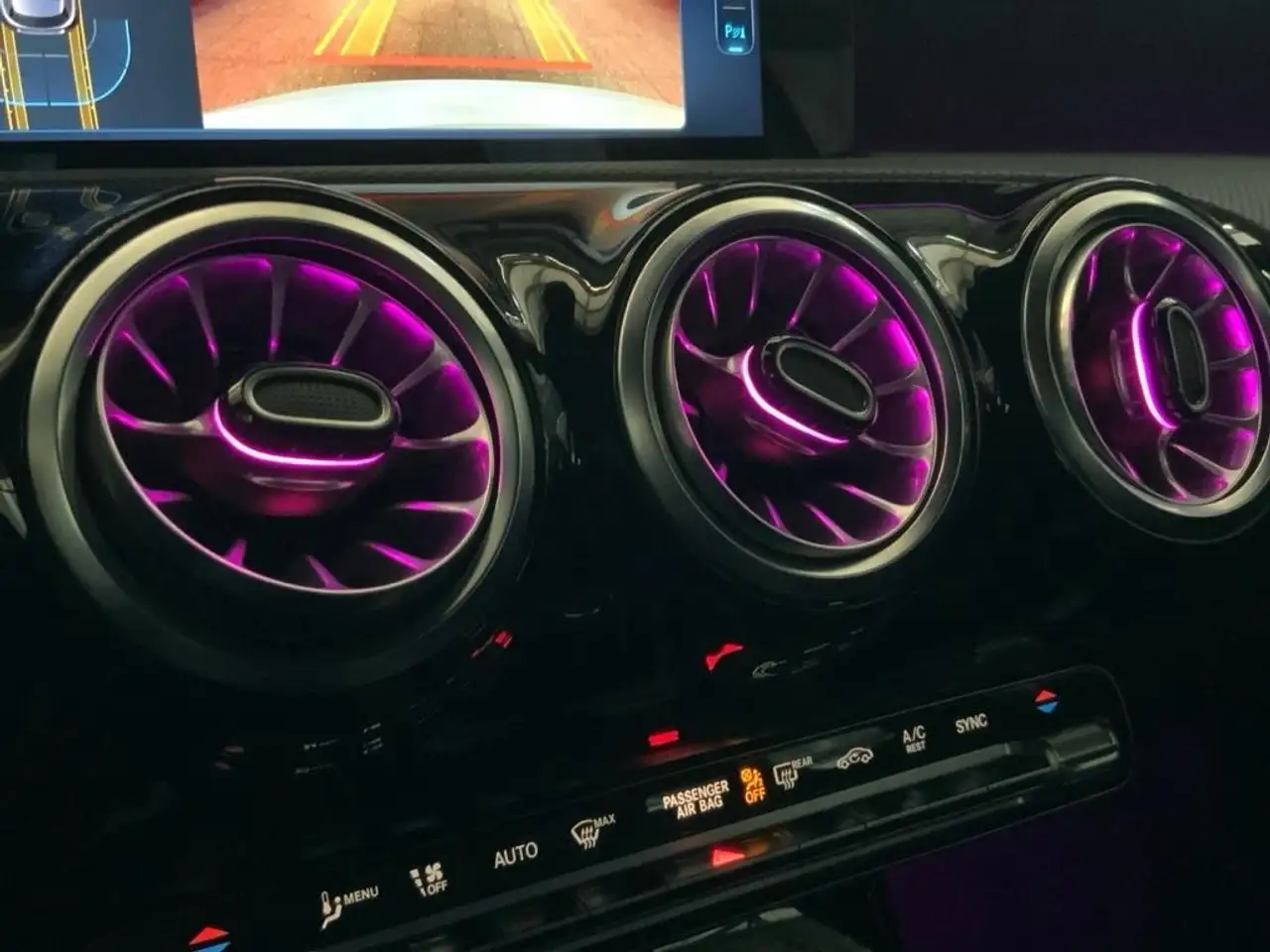 Mercedes-Benz A 200 d — معرض صور السيارة 22
