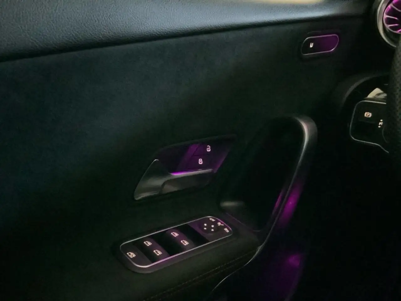 Mercedes-Benz A 200 d — معرض صور السيارة 13