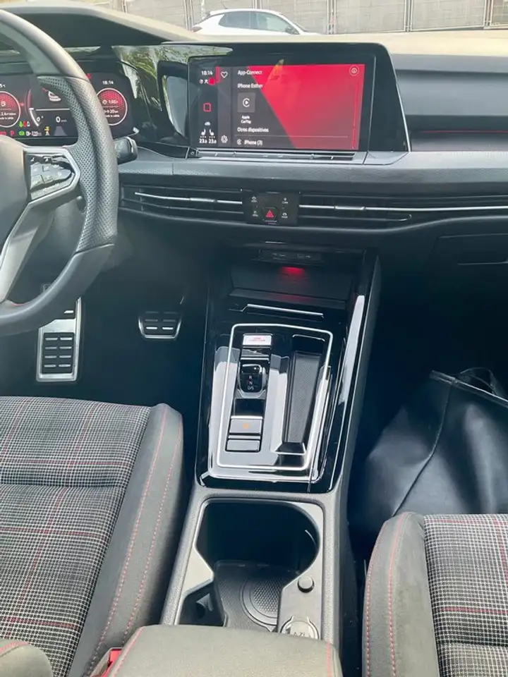 Volkswagen Golf GTI 2.0 TSI DSG 180kW — معرض صور السيارة 24