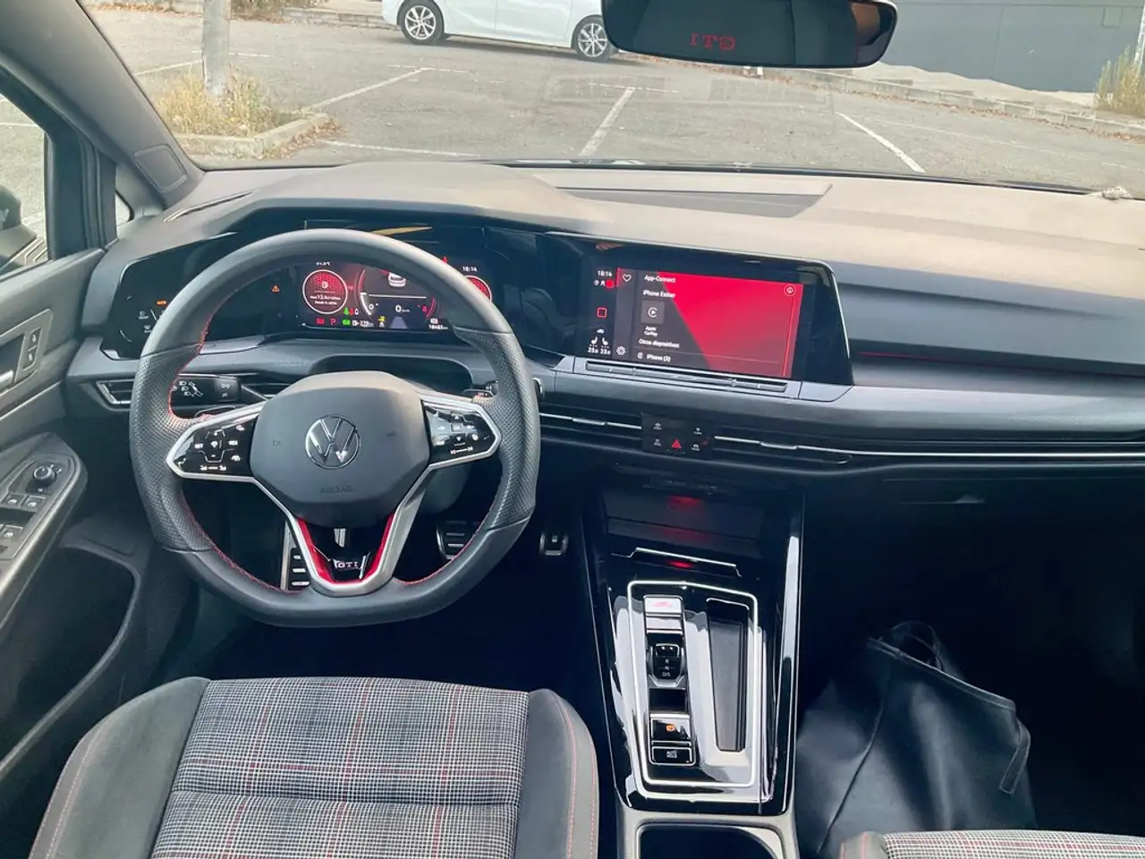 Volkswagen Golf GTI 2.0 TSI DSG 180kW — معرض صور السيارة 6