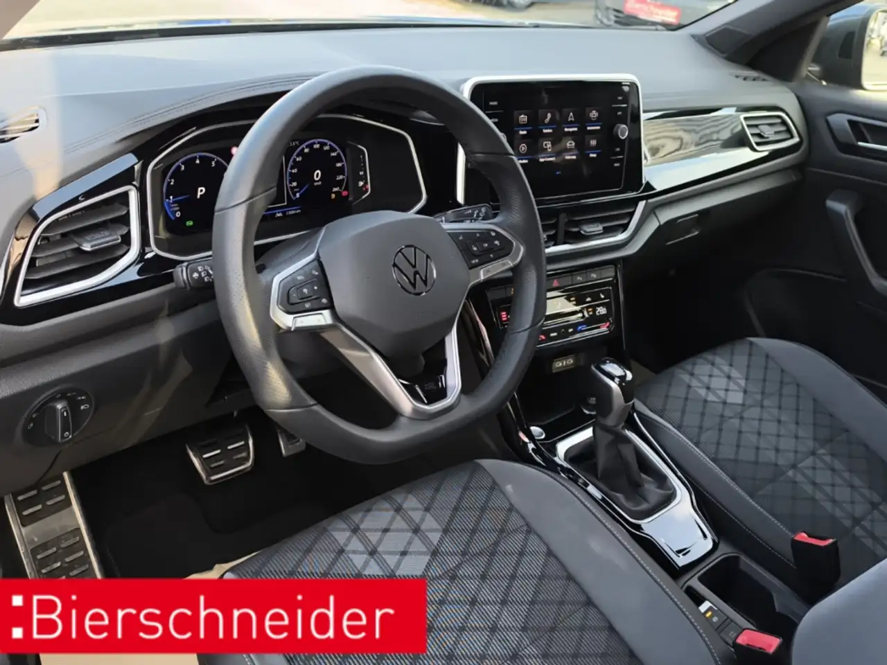 Volkswagen T-Roc 1.5 TSI DSG R-Line LED RFK PARK-ASSIST — Galería del vehículo 26