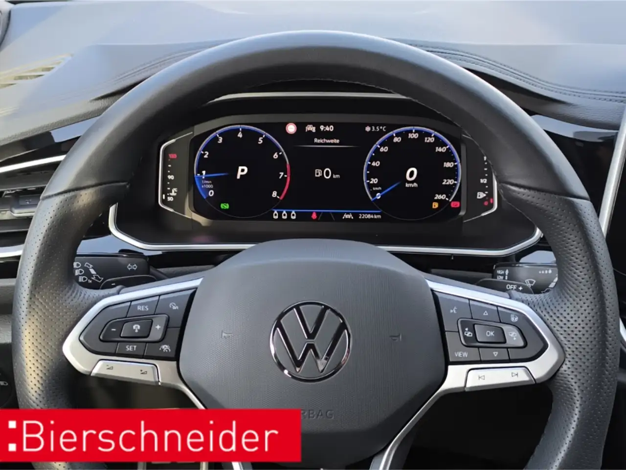 Volkswagen T-Roc 1.5 TSI DSG R-Line LED RFK PARK-ASSIST — Galería del vehículo 14