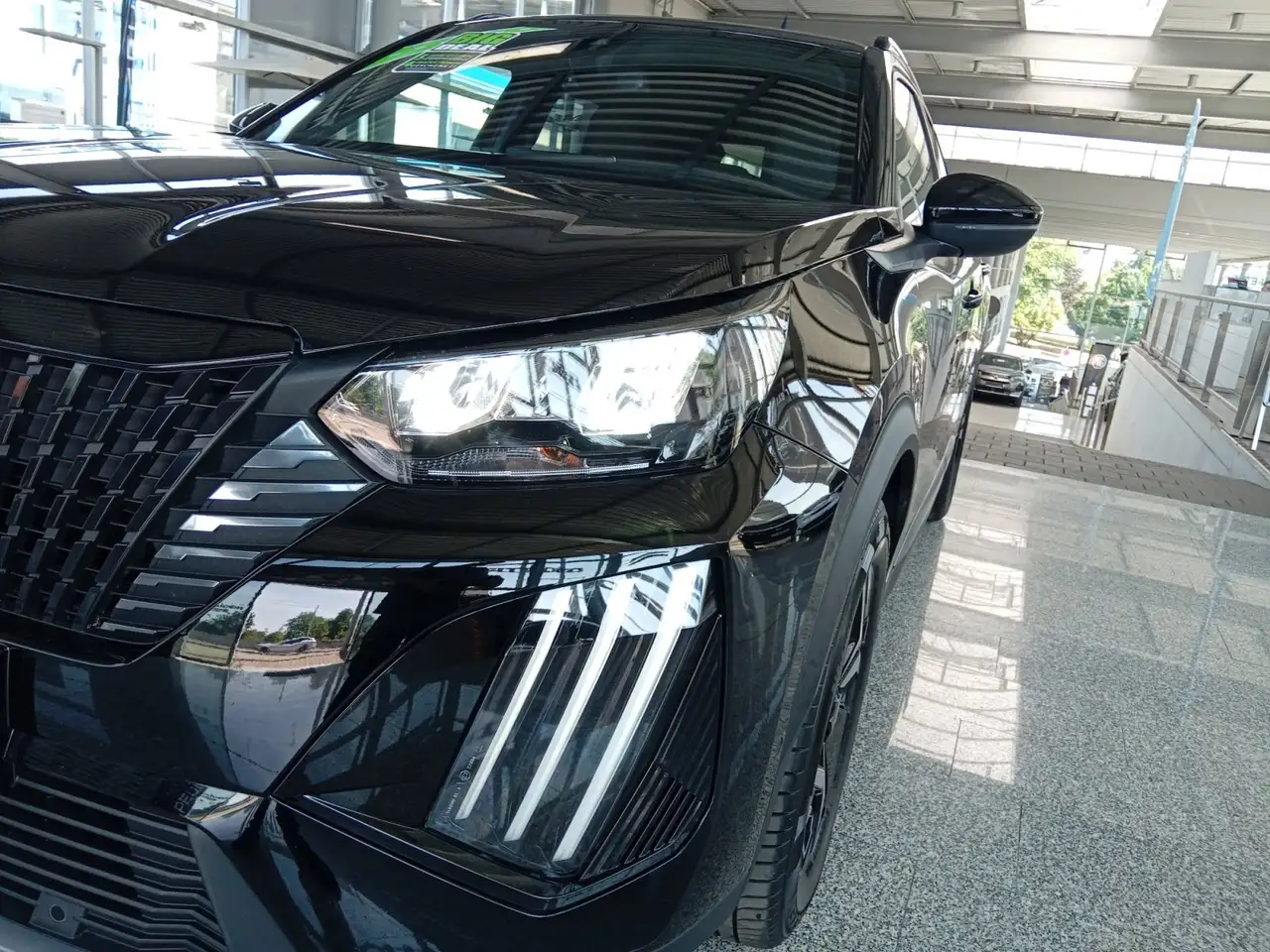 Peugeot 2008 Allure LED+SHZ+KlimaA+LM+PDC+Teilled.+AUT — Galería del vehículo 20