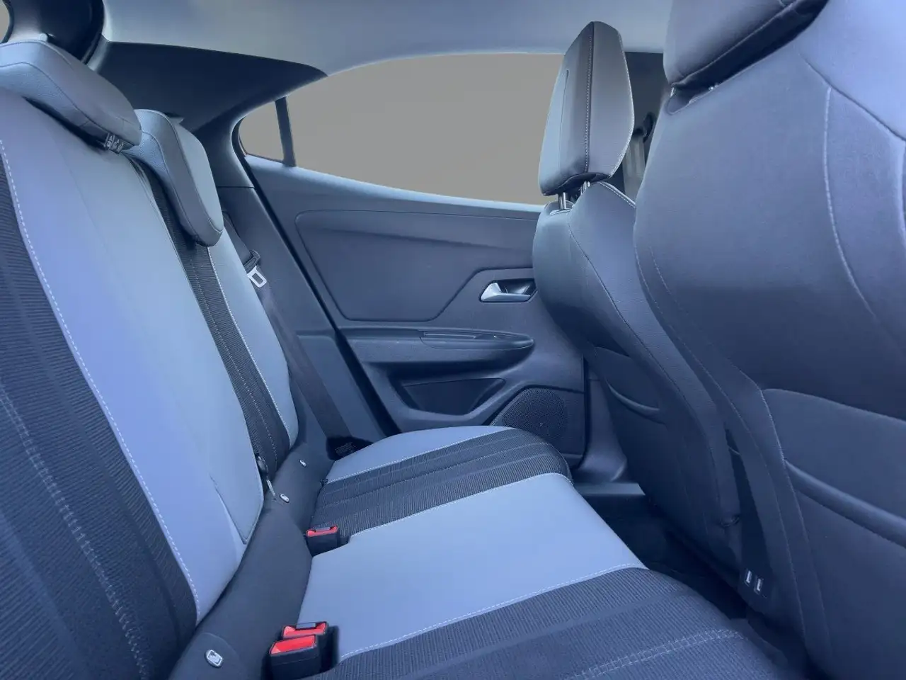 Opel Mokka 1.2 Elegance LED/SHZ/LHZ/PDC/180°Kamera — Galería del vehículo 11