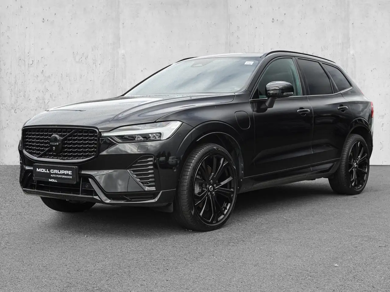 Volvo XC60 T8 AWD Black Edition Ultra Plug-in Hybrid — Vehicle gallery 2