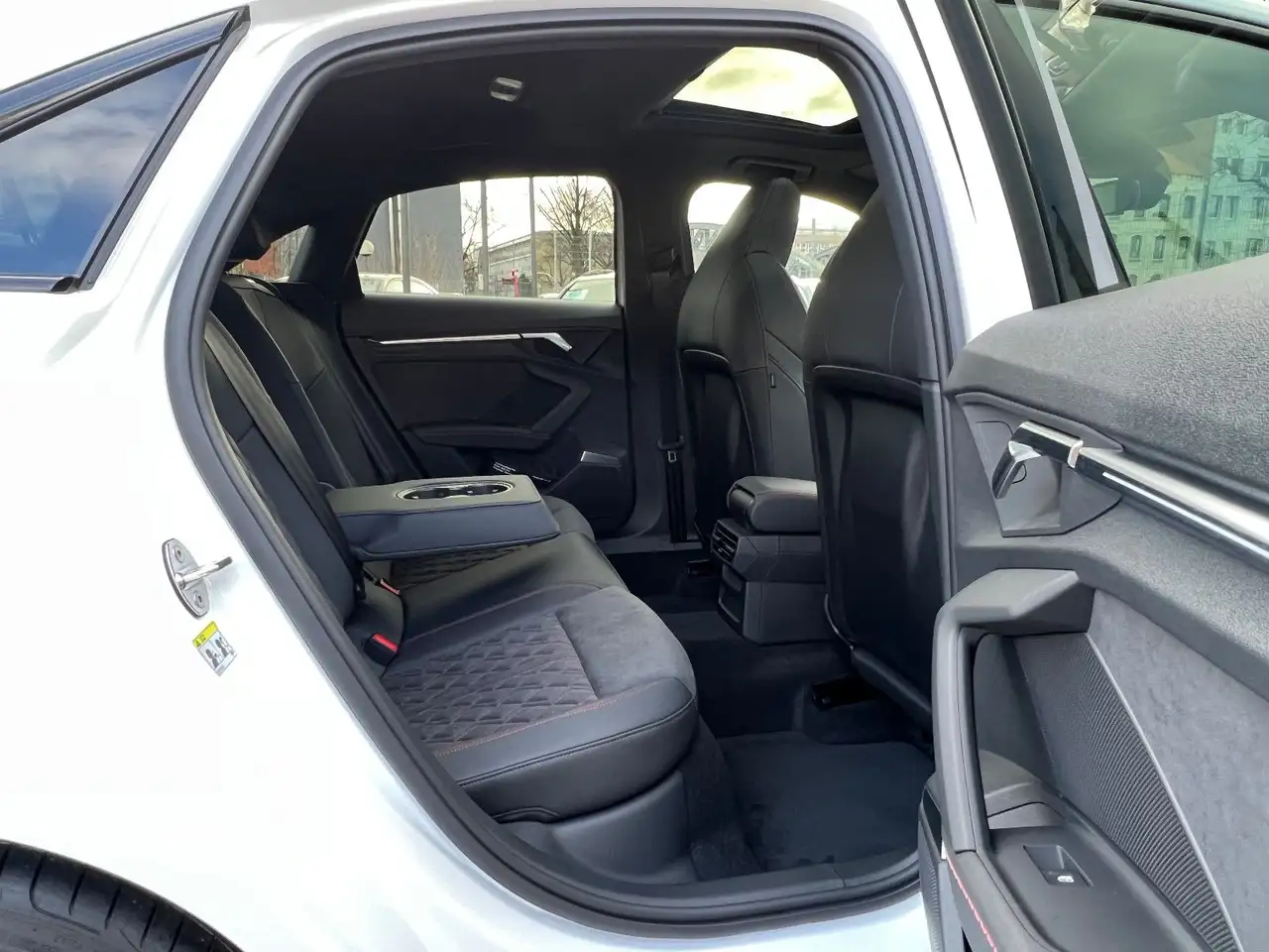 Audi A3 Lim. 3X S-LINE BLACK EDITION PANO HUD CARBON — معرض صور السيارة 14