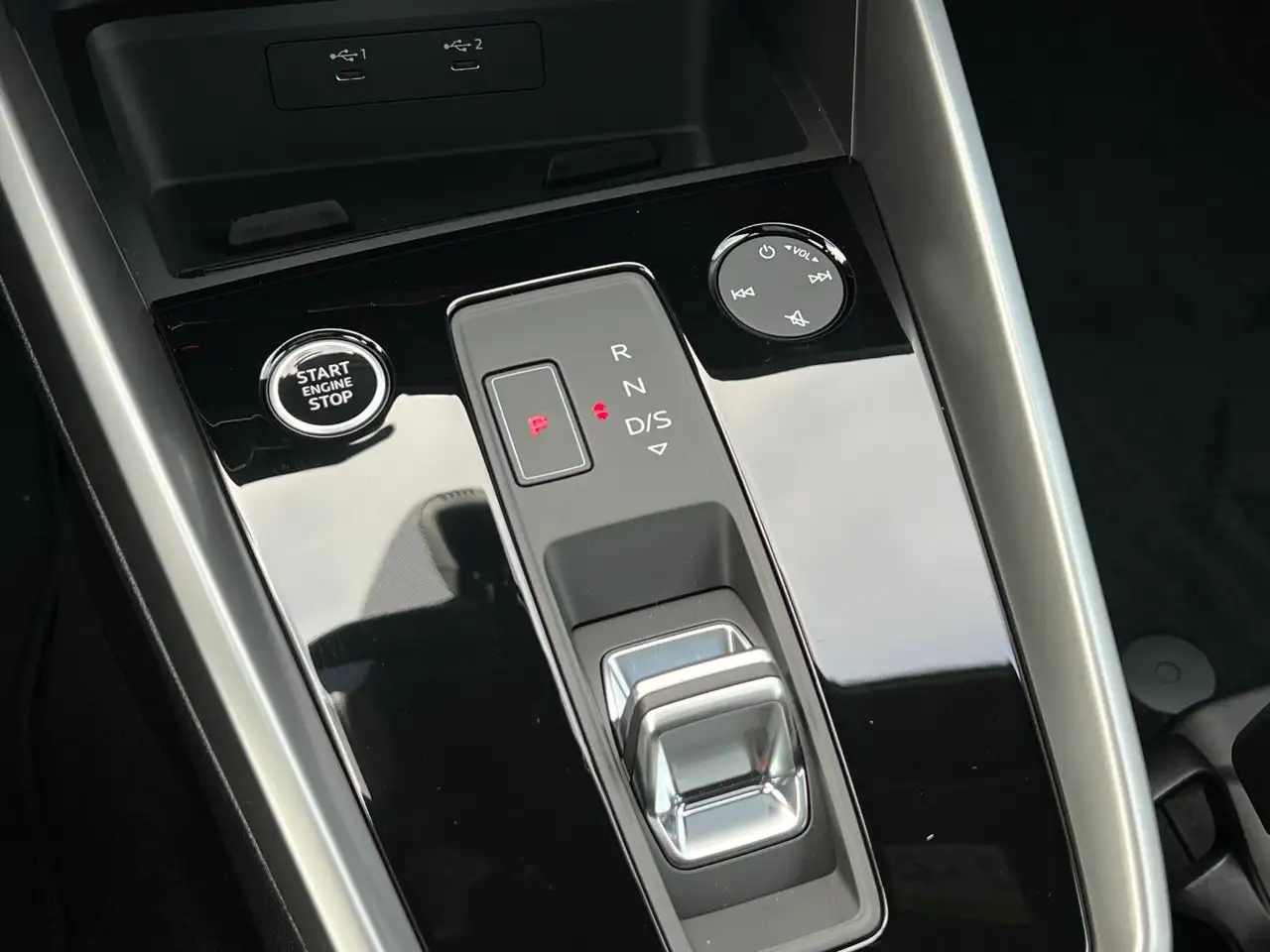 Audi A3 Lim. 3X S-LINE BLACK EDITION PANO HUD CARBON — معرض صور السيارة 35