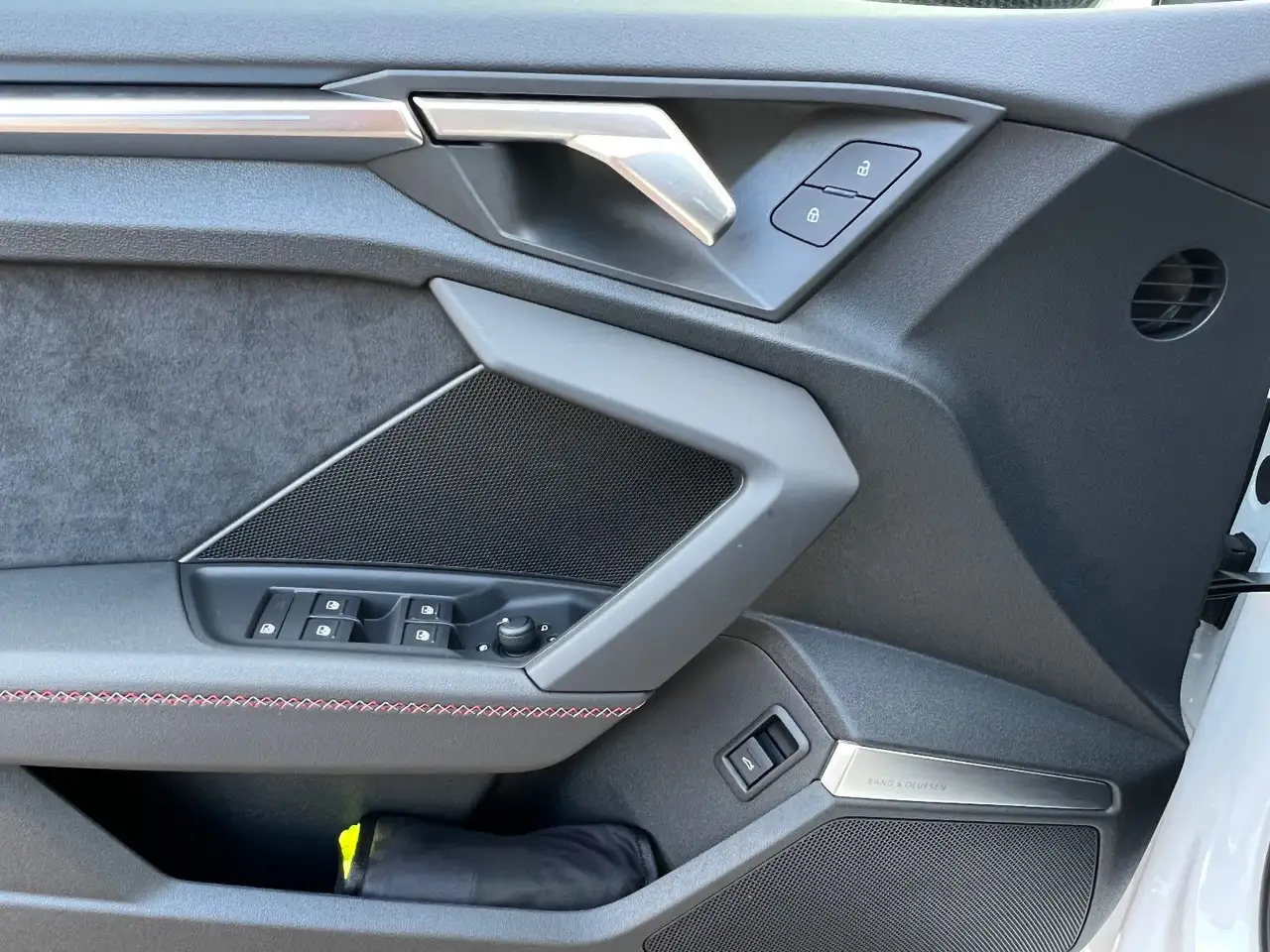 Audi A3 Lim. 3X S-LINE BLACK EDITION PANO HUD CARBON — معرض صور السيارة 31