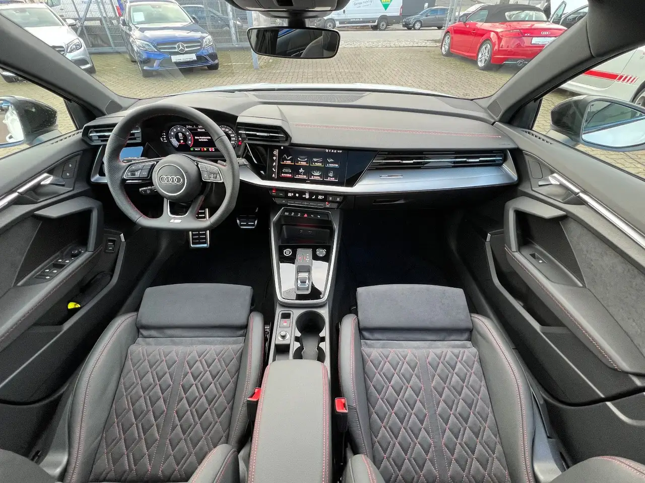 Audi A3 Lim. 3X S-LINE BLACK EDITION PANO HUD CARBON — معرض صور السيارة 16