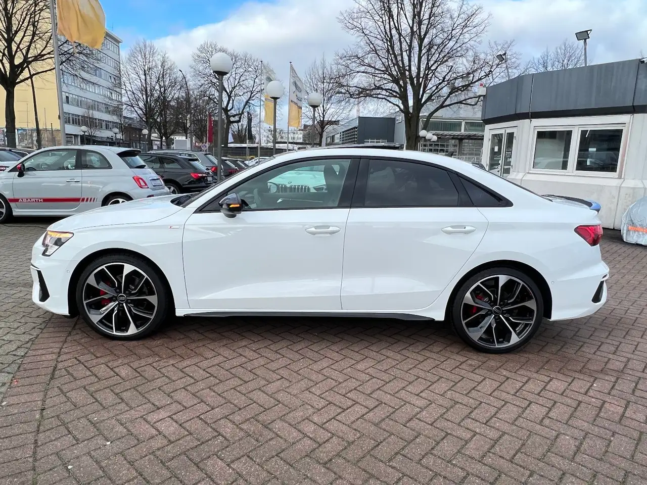 Audi A3 Lim. 3X S-LINE BLACK EDITION PANO HUD CARBON — معرض صور السيارة 2