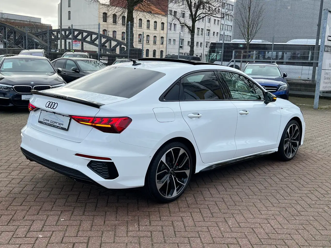 Audi A3 Lim. 3X S-LINE BLACK EDITION PANO HUD CARBON — معرض صور السيارة 5