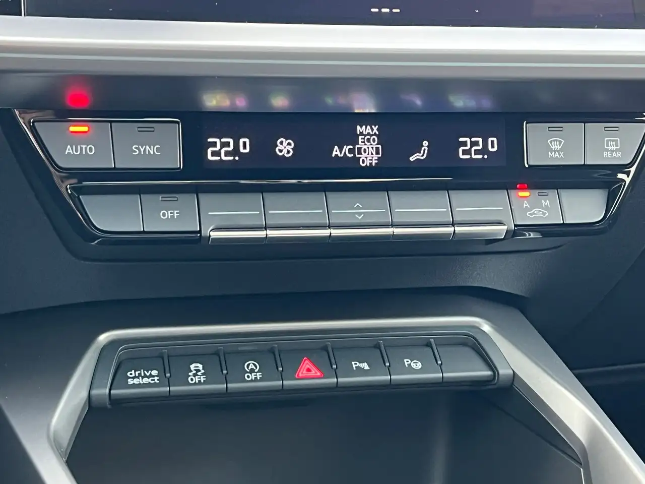 Audi A3 Lim. 3X S-LINE BLACK EDITION PANO HUD CARBON — معرض صور السيارة 33