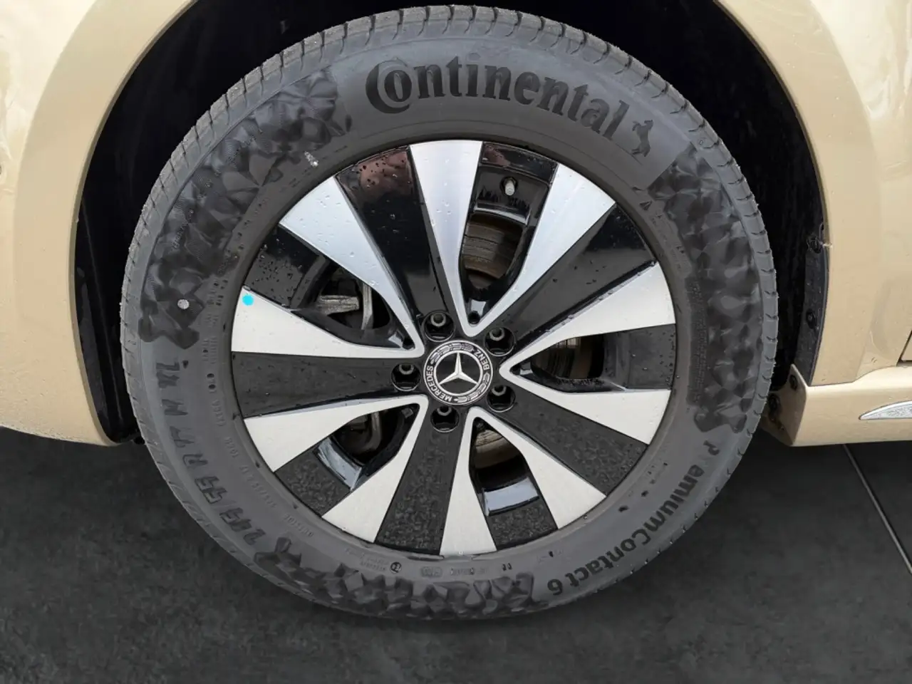 Mercedes-Benz EQV 300 AVANTGARDE Lang PANO|DISTR|360°|LEDER — Galería del vehículo 14