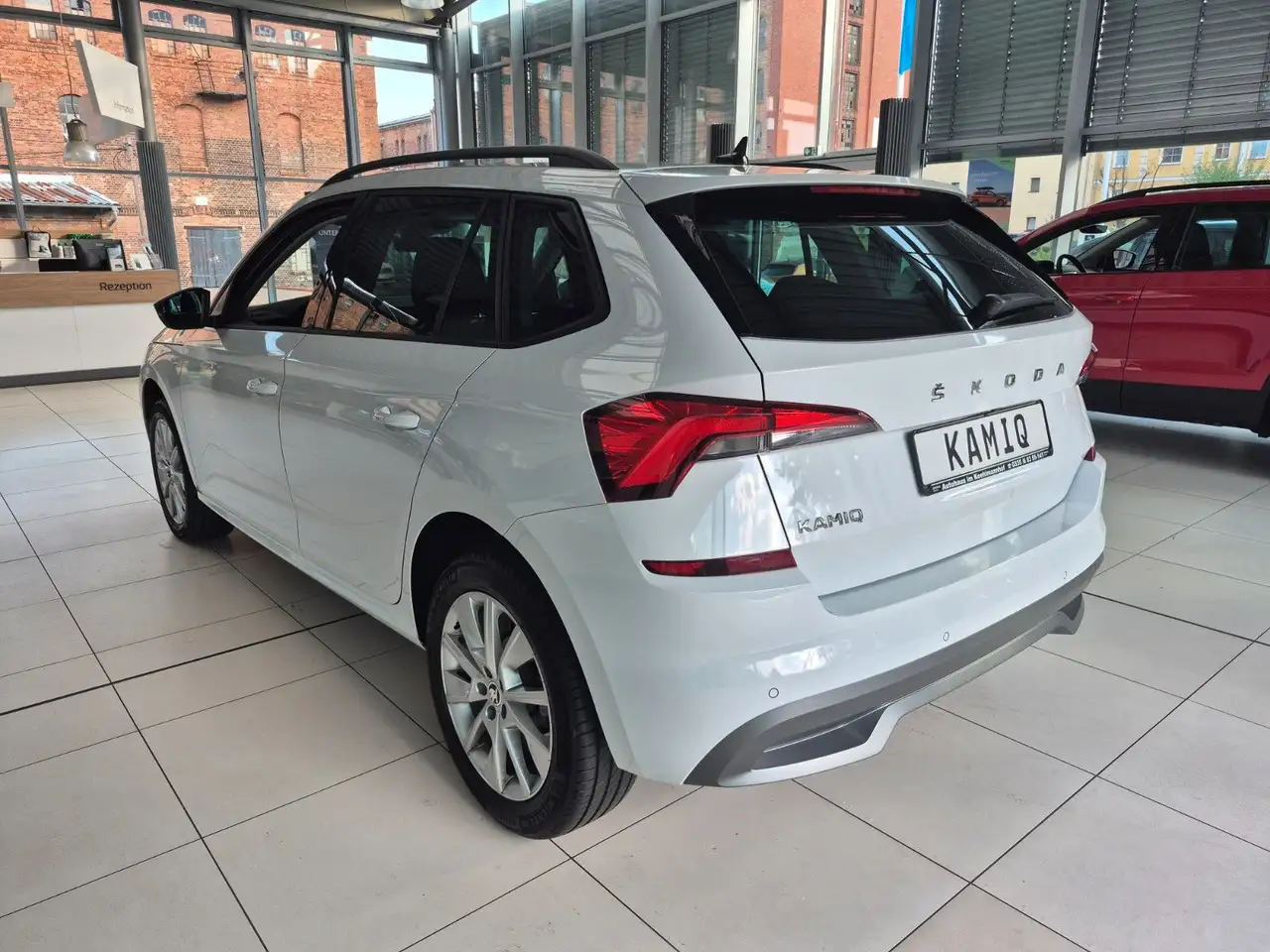 Skoda Kamiq 1.5 TSI Tour *Winterräder* — Galería del vehículo 2