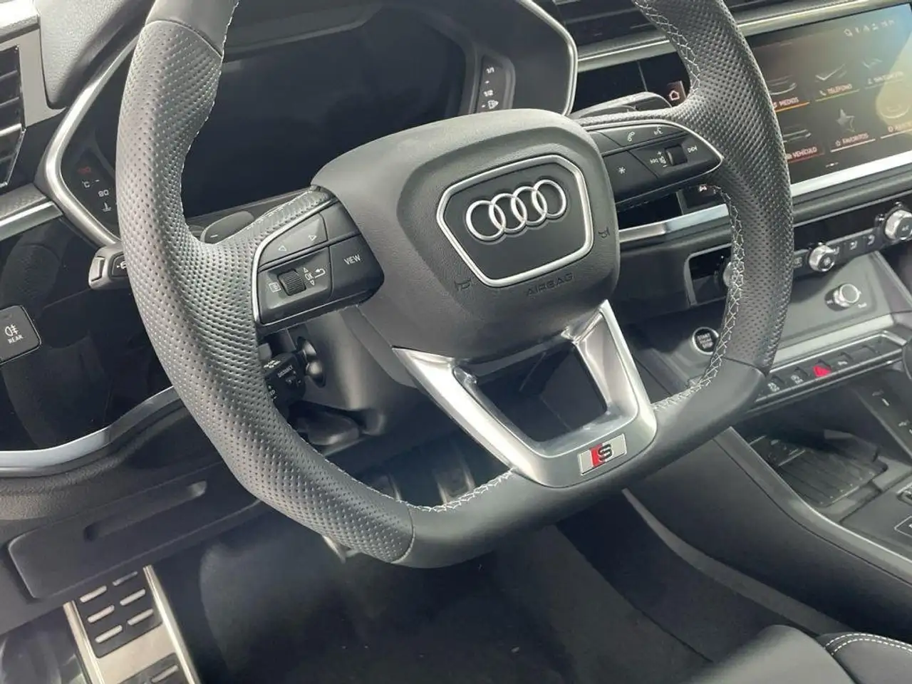 Audi Q3 35 TDI Black line S tronic 110kW — Galería del vehículo 13
